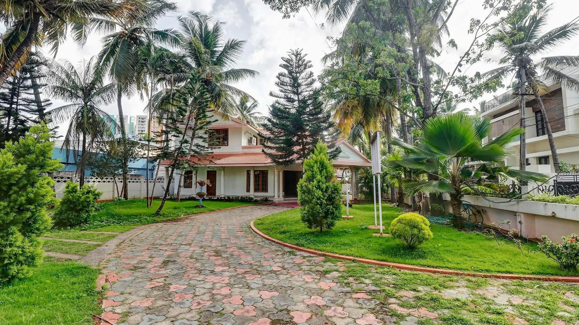Hotel Oyo Flagship Tourism Residency Thiruvananthapuram